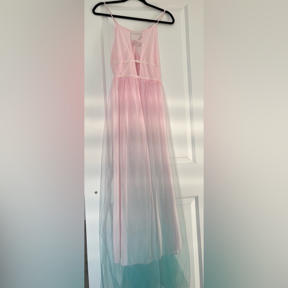 Beach/gender reveal / party gown sexy but elegant - Picture 1 of 4